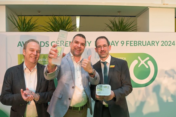 Tim Bossinga, product manager holds the FLIA Technology. Next to him are Kaasten Reh, Director Events + Awards Fruitnet Media, and Kai Mangelberger, Project Manager of FRUIT LOGISTICA.